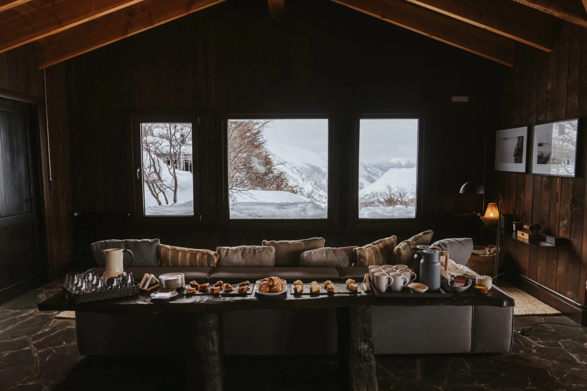 Lodge interior, La Mesada